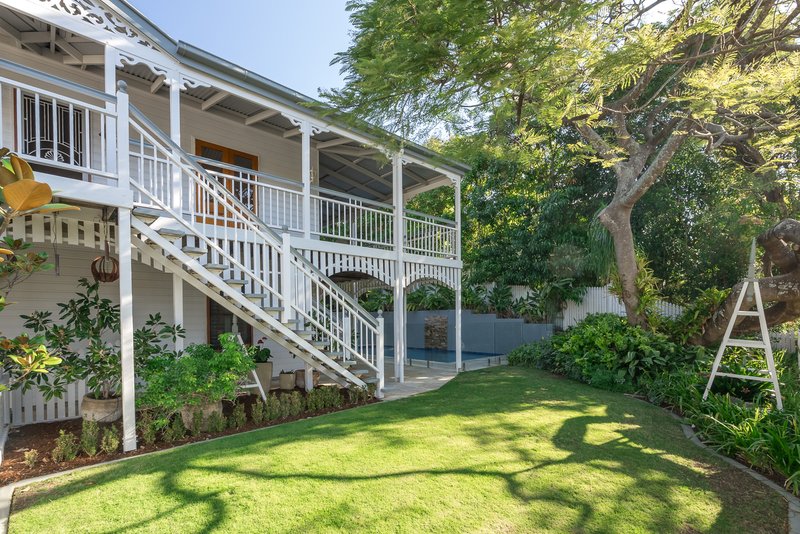 Photo - 66 Main Avenue, Bardon QLD 4065 - Image 3