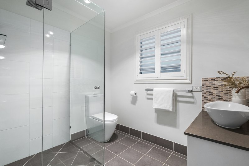 Photo - 66 Main Avenue, Bardon QLD 4065 - Image 22