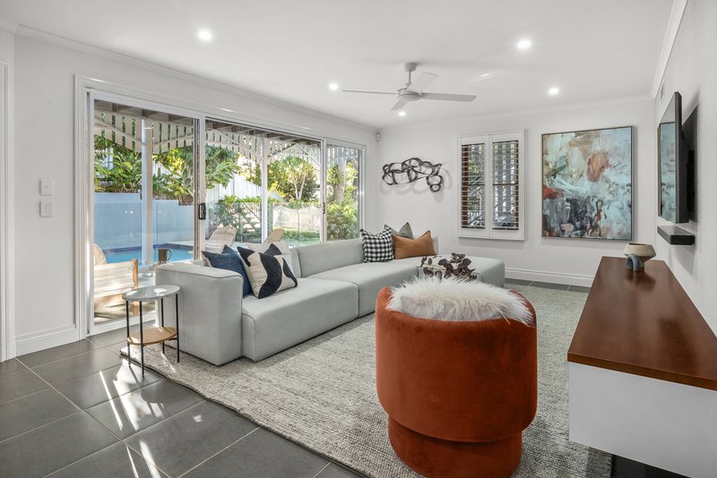 Photo - 66 Main Avenue, Bardon QLD 4065 - Image 23