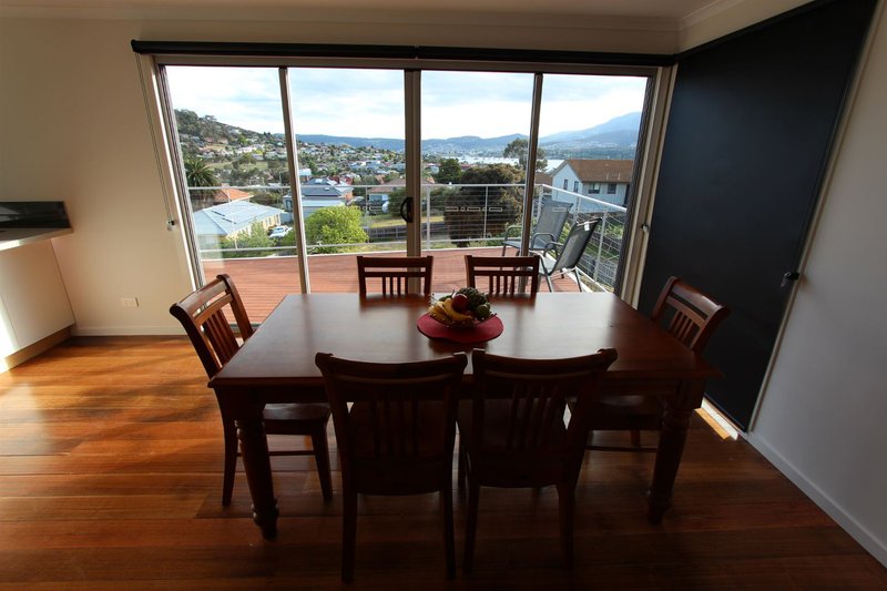 Photo - 66 Malunna Road, Lindisfarne TAS 7015 - Image 8