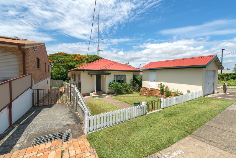 Photo - 66 Meron Street, Southport QLD 4215 - Image 2