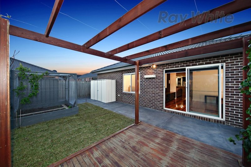 Photo - 66 Middleton Drive, Point Cook VIC 3030 - Image 17