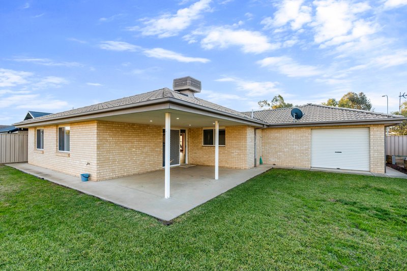 Photo - 66 Mima Street, Glenfield Park NSW 2650 - Image 12