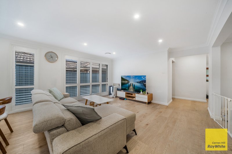 Photo - 66 Moondarra Drive, West Hoxton NSW 2171 - Image 3