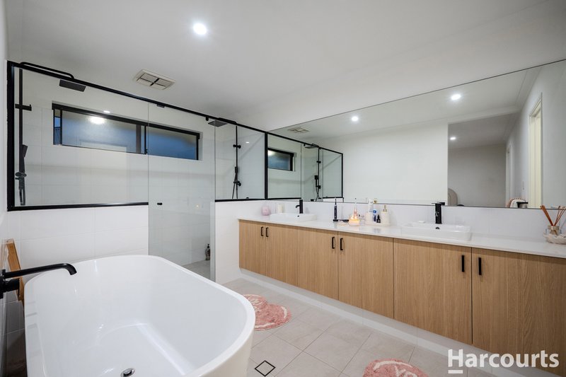 Photo - 66 Moort Rise, Carramar WA 6031 - Image 14