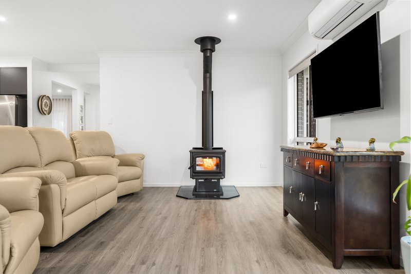 Photo - 66 Reis Road, Highfields QLD 4352 - Image 5