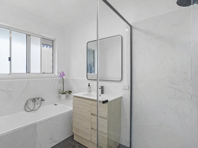 Photo - 66 Rivergum Drive, Nerang QLD 4211 - Image 11