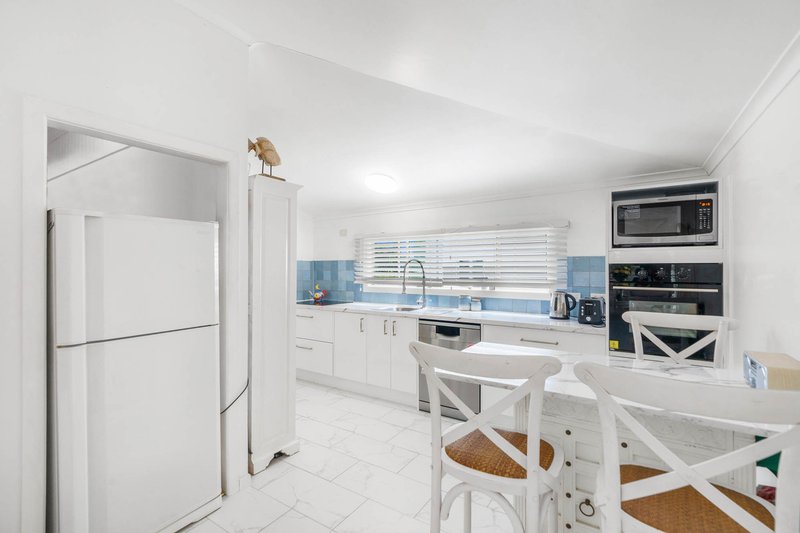 Photo - 66 Shepherd Street, Wynnum QLD 4178 - Image 3