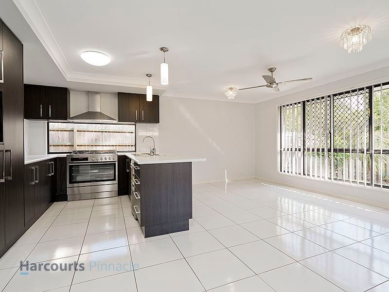 Photo - 66 Somerset Dr , Carseldine QLD 4034 - Image 2