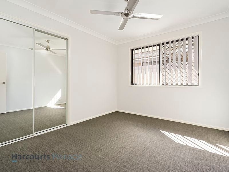 Photo - 66 Somerset Dr , Carseldine QLD 4034 - Image 9