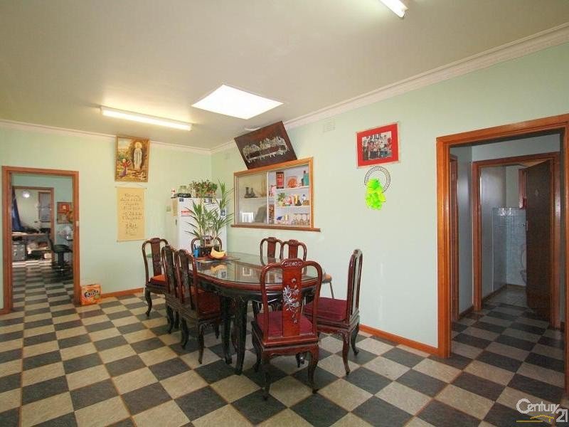 Photo - 66 St James Ave , Springvale VIC 3171 - Image 4