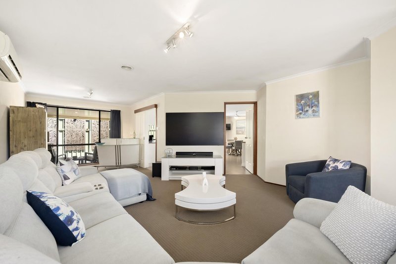 Photo - 66 Stieglitz Circuit, Kambah ACT 2902 - Image 3