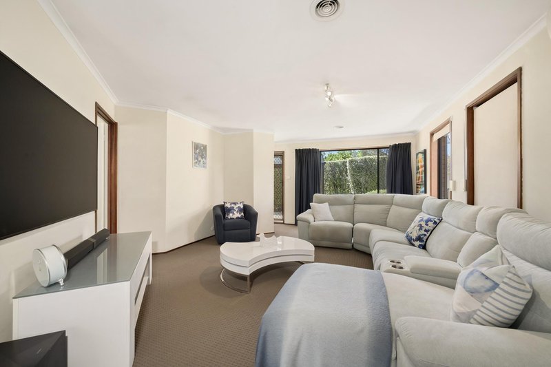 Photo - 66 Stieglitz Circuit, Kambah ACT 2902 - Image 5