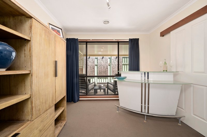 Photo - 66 Stieglitz Circuit, Kambah ACT 2902 - Image 6