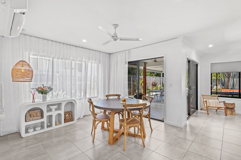 Photo - 66 Trader Crescent, Cannonvale QLD 4802 - Image 9