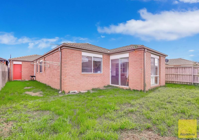 Photo - 66 Tyler Crescent, Tarneit VIC 3029 - Image 13