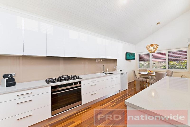 Photo - 66 Victor Avenue, Picnic Point NSW 2213 - Image 4