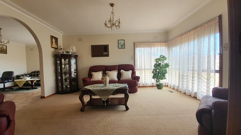 Photo - 66 Victoria Drive, Thomastown VIC 3074 - Image 3