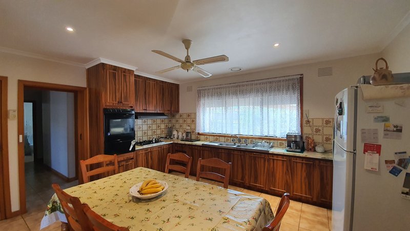 Photo - 66 Victoria Drive, Thomastown VIC 3074 - Image 6