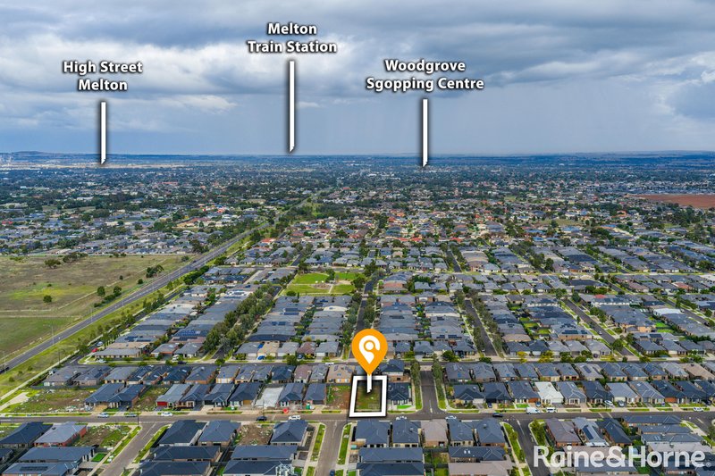 Photo - 66 Wallangara Boulevard, Harkness VIC 3337 - Image 5