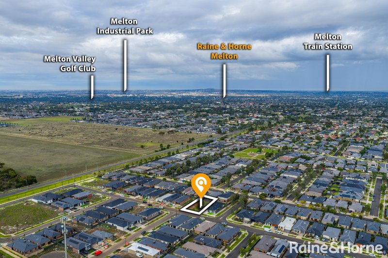 Photo - 66 Wallangara Boulevard, Harkness VIC 3337 - Image 6