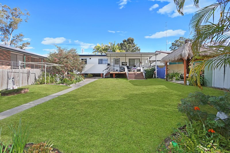 Photo - 66 Warrina Avenue, Summerland Point NSW 2259 - Image 4