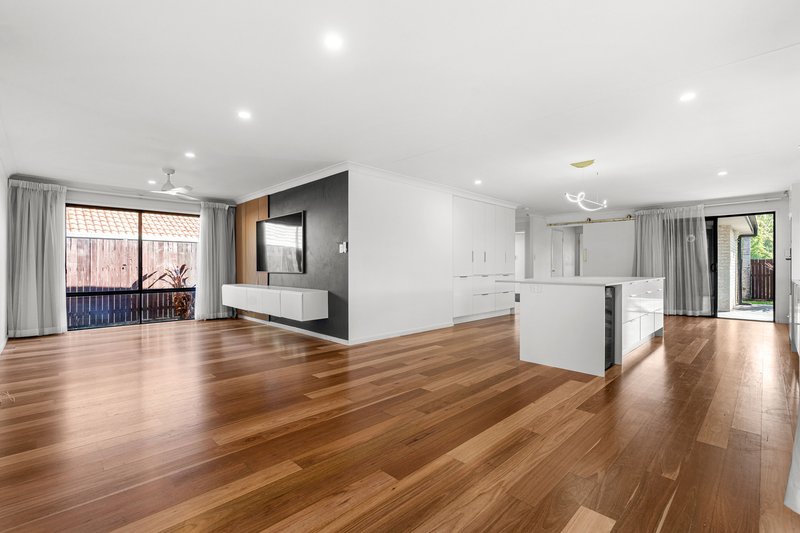 Photo - 66 Williams Street, Wakerley QLD 4154 - Image 2