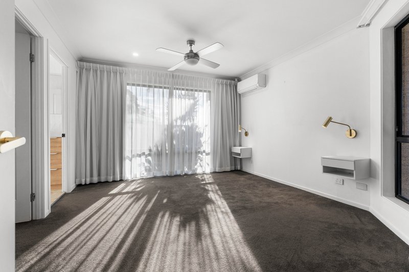 Photo - 66 Williams Street, Wakerley QLD 4154 - Image 4