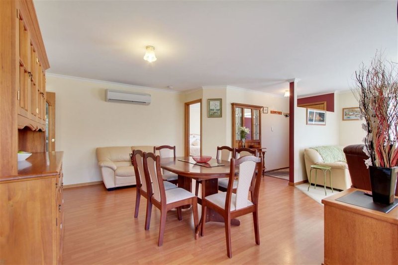 Photo - 66 Willowbend Road, Kingston TAS 7050 - Image 4