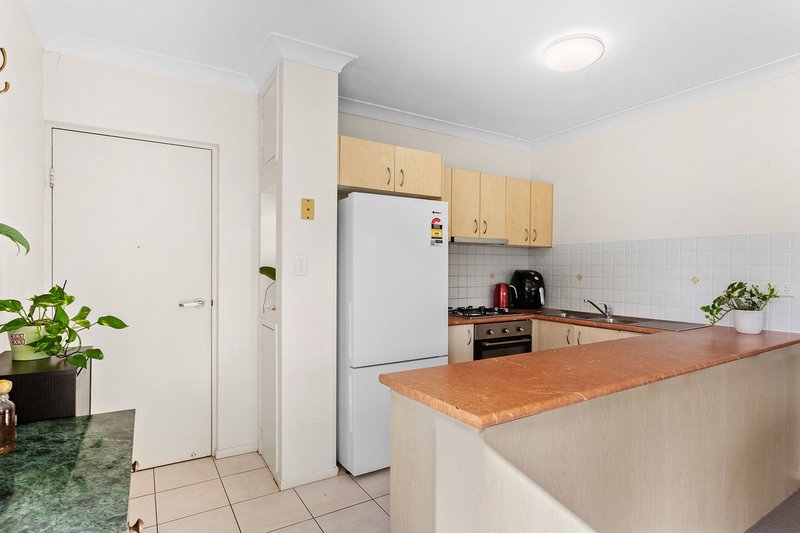 Photo - 6/61 Maryvale Street, Toowong QLD 4066 - Image 5