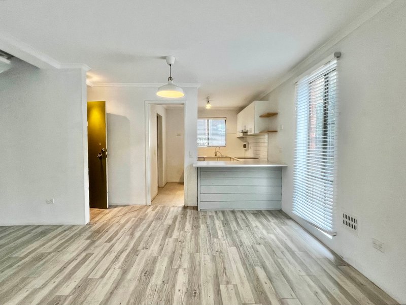 Photo - 6/61 Nesca Parade, The Hill NSW 2300 - Image 2