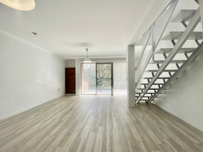 Photo - 6/61 Nesca Parade, The Hill NSW 2300 - Image 5