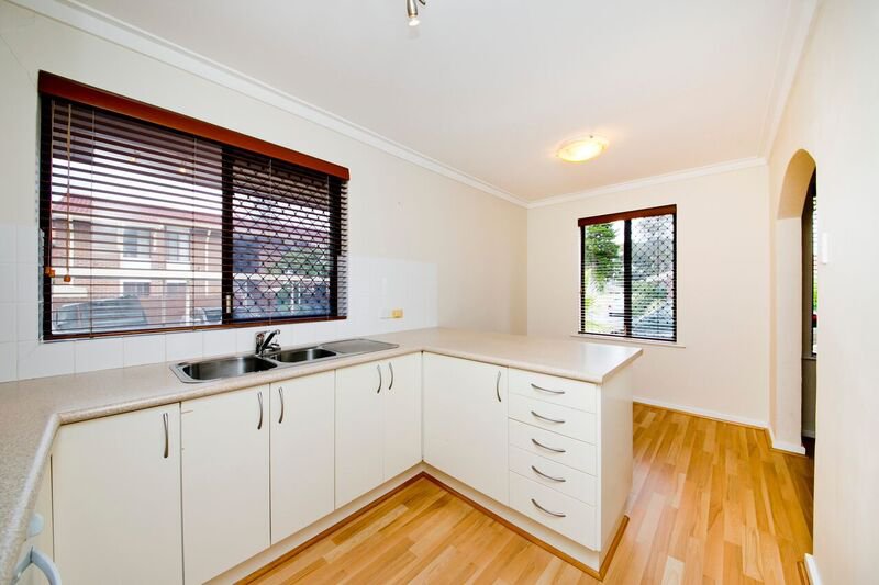 Photo - 6/61 Stanley Street, Scarborough WA 6019 - Image 2