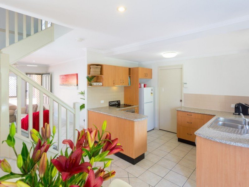 Photo - 6/62 Leicester Street, Coorparoo QLD 4151 - Image 5