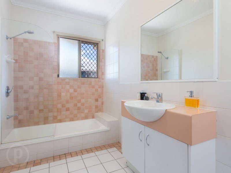 Photo - 6/62 Leicester Street, Coorparoo QLD 4151 - Image 8