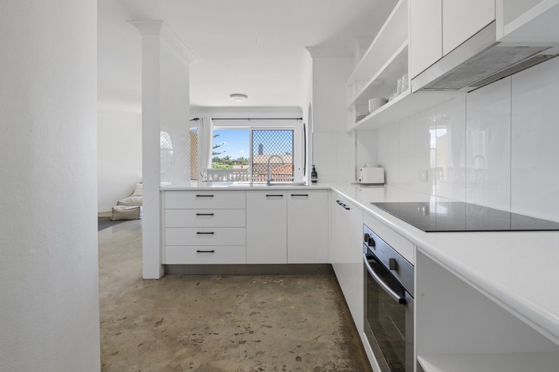 Photo - 6/62 Petrel Avenue, Mermaid Beach QLD 4218 - Image 2