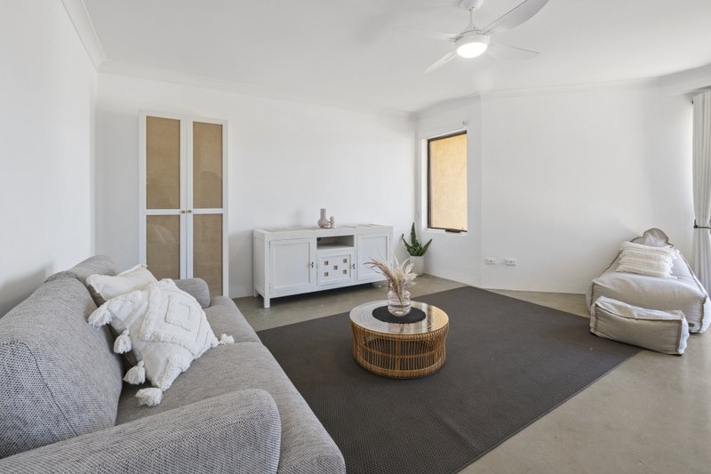 Photo - 6/62 Petrel Avenue, Mermaid Beach QLD 4218 - Image 4