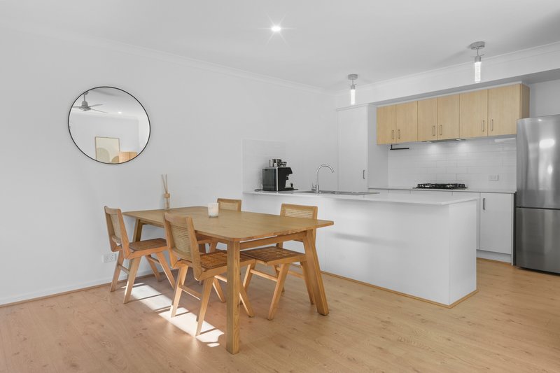 Photo - 66/21 Lorisch Way, Rochedale QLD 4123 - Image 3