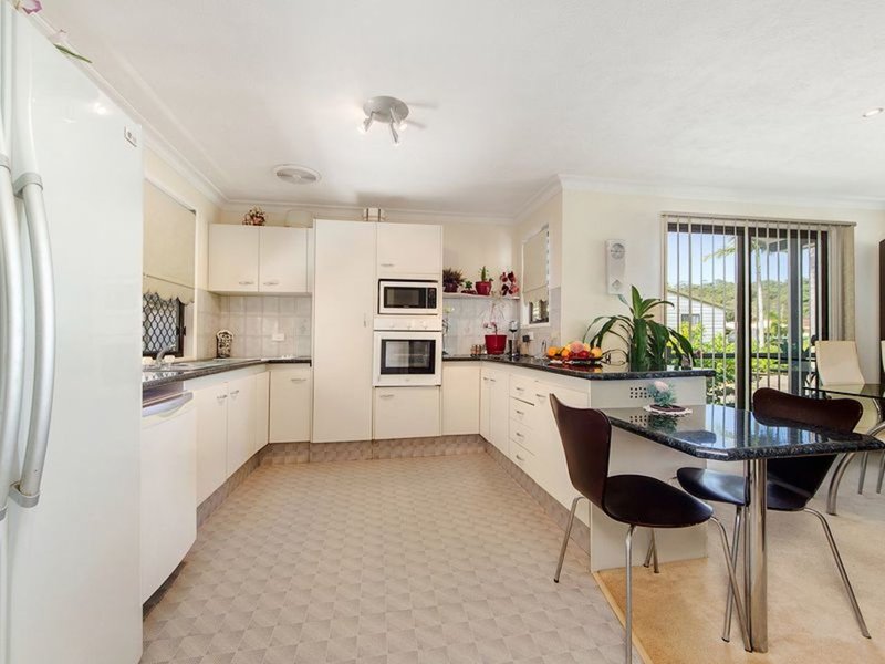 Photo - 66/3 Township Drive, Burleigh Heads QLD 4220 - Image 2