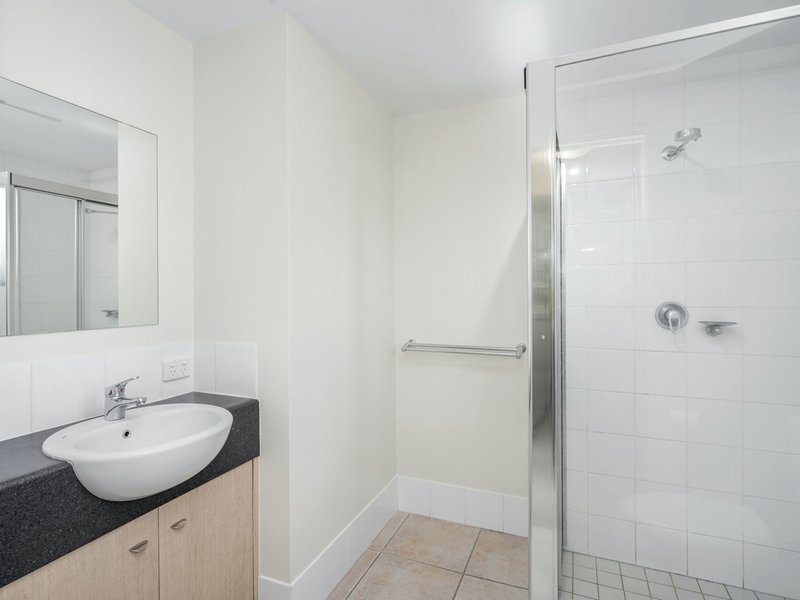 Photo - 6/65-69 Grove Street, Parramatta Park QLD 4870 - Image 5