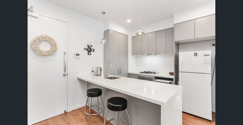 Photo - 6/66 Lambert Road, Indooroopilly QLD 4068 - Image 4