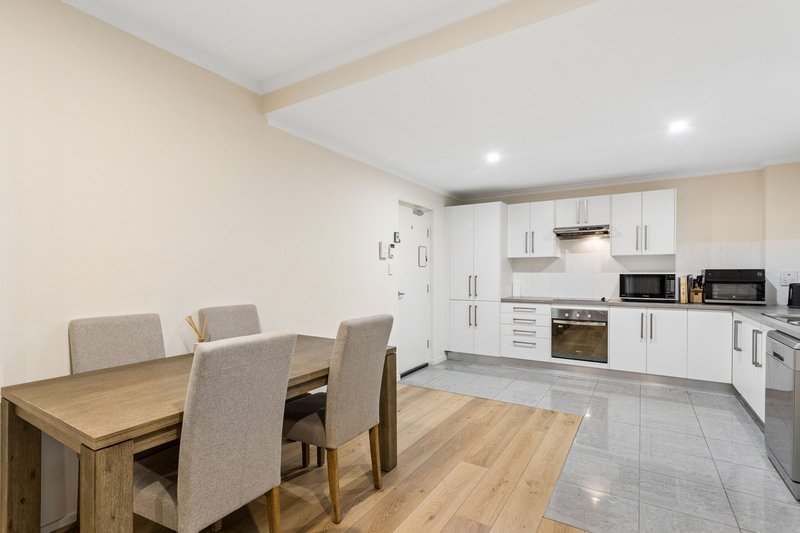 Photo - 6/7-11 Euston Walk, Mawson Lakes SA 5095 - Image 7