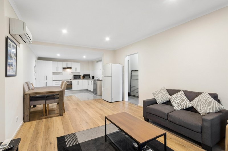 Photo - 6/7-11 Euston Walk, Mawson Lakes SA 5095 - Image 10