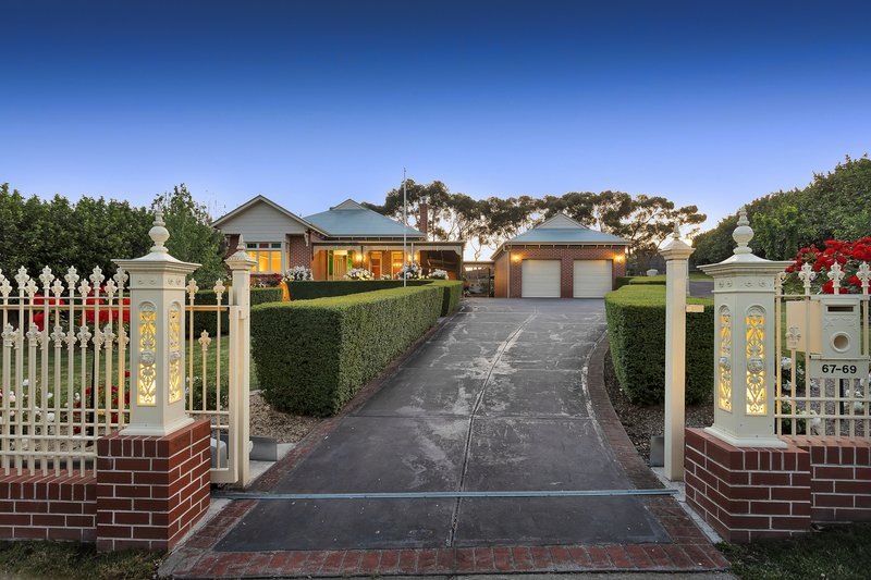 Photo - 67-69 Brookvale Close, Beaconsfield VIC 3807 - Image 3