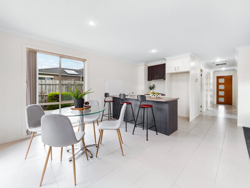 Photo - 6/7-9 Elizabeth Street, Cranbourne North VIC 3977 - Image 4