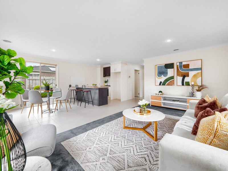 Photo - 6/7-9 Elizabeth Street, Cranbourne North VIC 3977 - Image 7