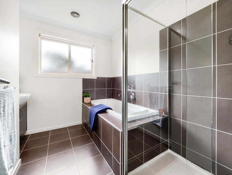 Photo - 6/7-9 Elizabeth Street, Cranbourne North VIC 3977 - Image 12