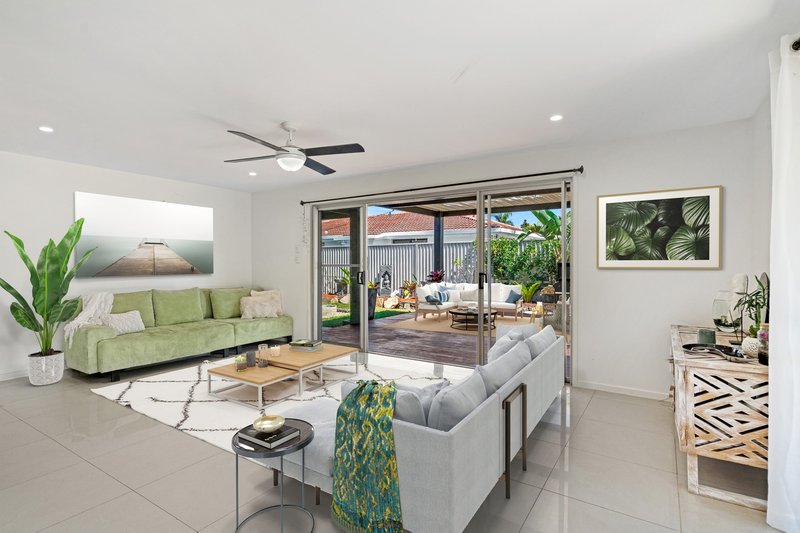 Photo - 67 Allawah Street, Sorrento QLD 4217 - Image 4