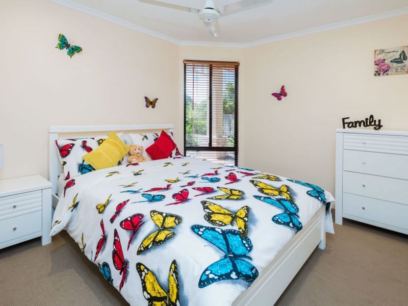 Photo - 67 Audrey Avenue, Helensvale QLD 4212 - Image 8