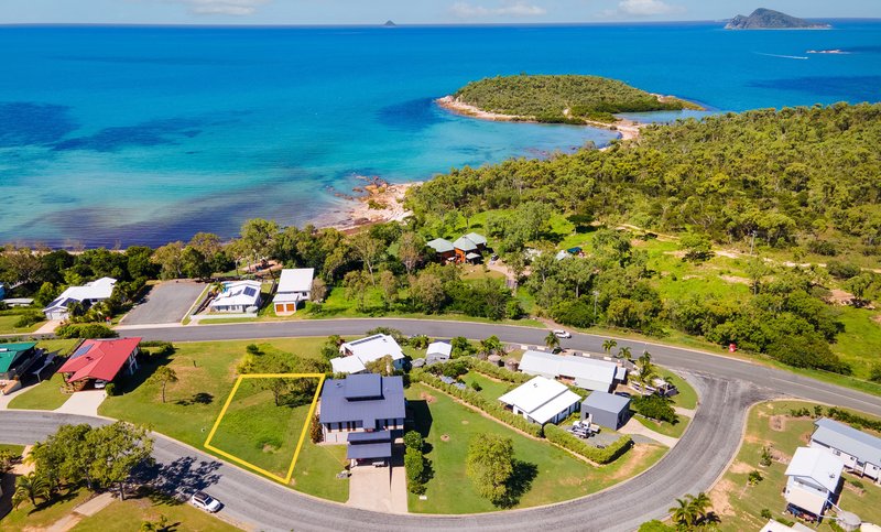 67 Blackcurrant Drive, Hideaway Bay QLD 4800